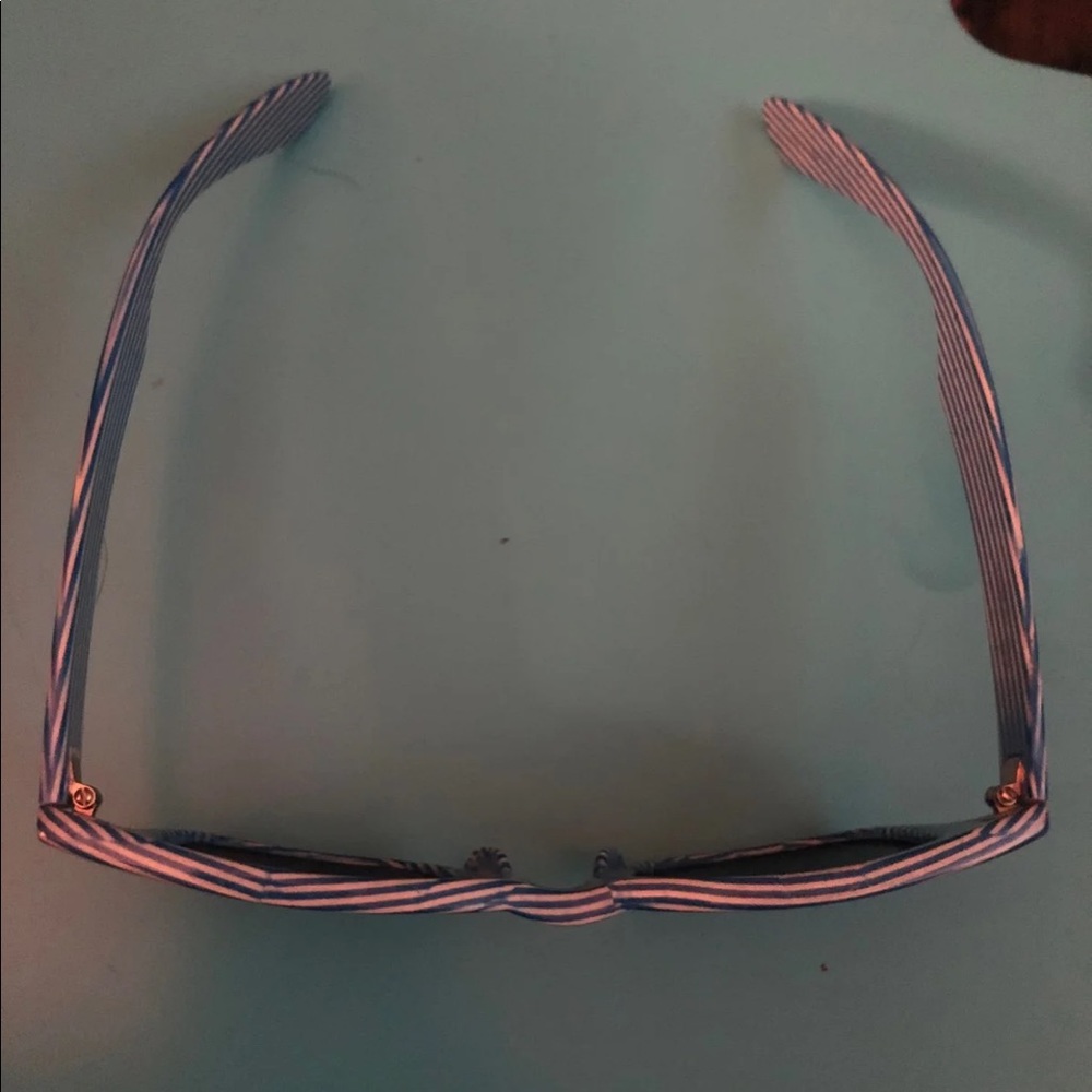 Sunglasses - Picture 2 of 5